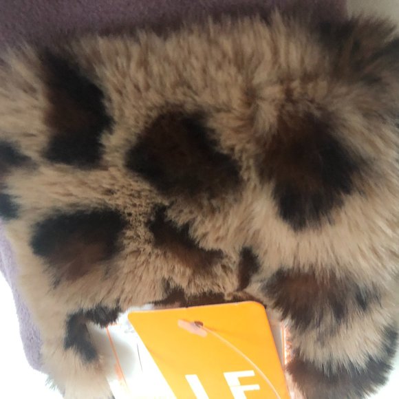 NWT Love of Fashion Sophisticated Leopard Gloves - Picture 3 of 4